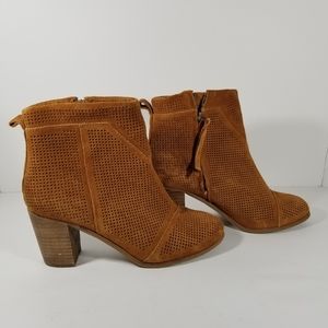 Toms Lunata Ankle Boots Womens Sz 8.5 Brown Perforated Suede Booties Block Heel.